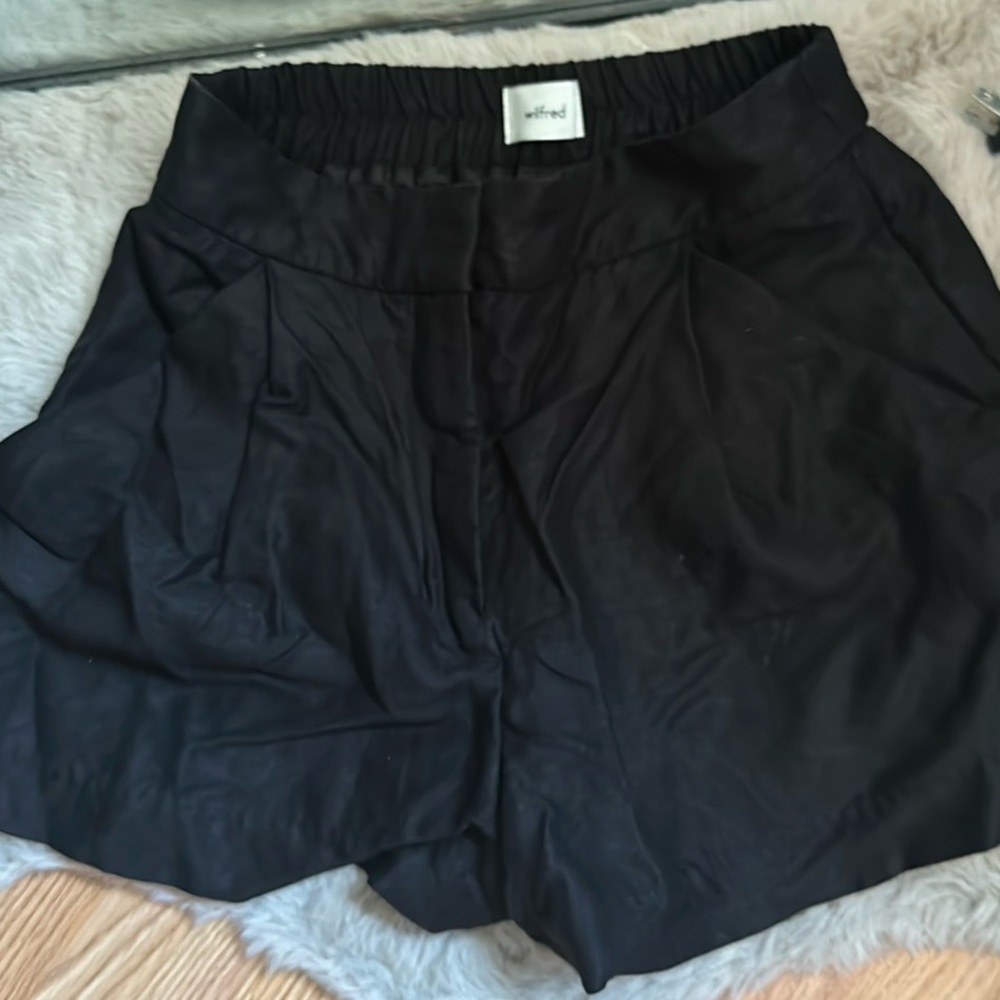 Aritzia Wilfred shorts
